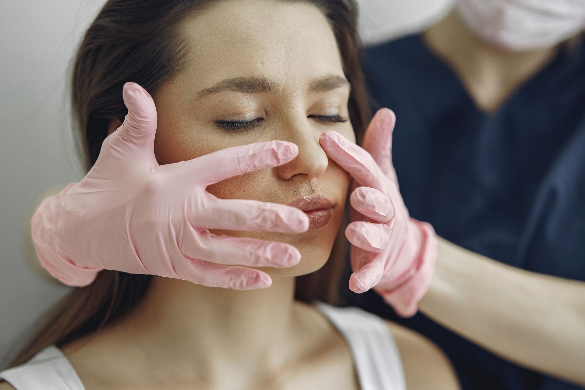 Konsultacja dermatologiczna, zabieg w Velora Clinic